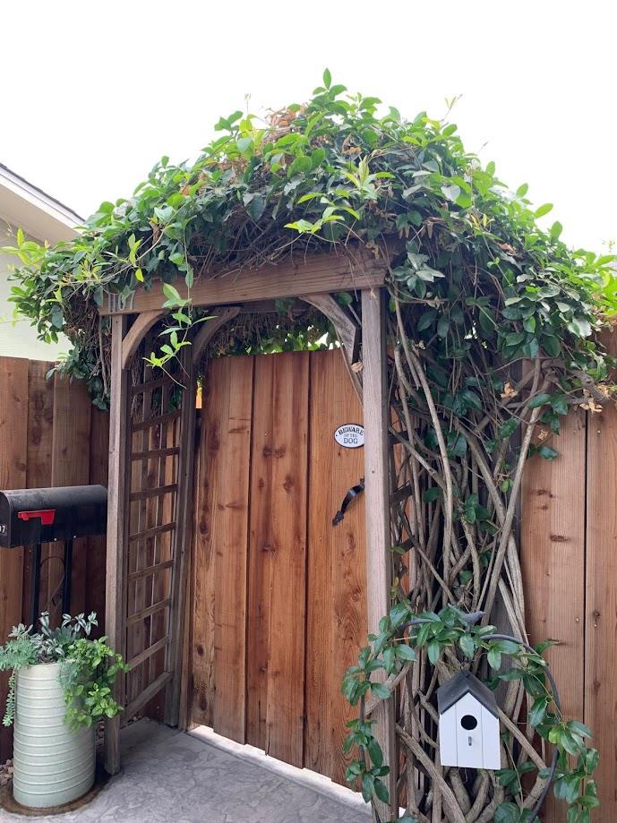 1105 1107 W G St, Oakdale, CA 95361