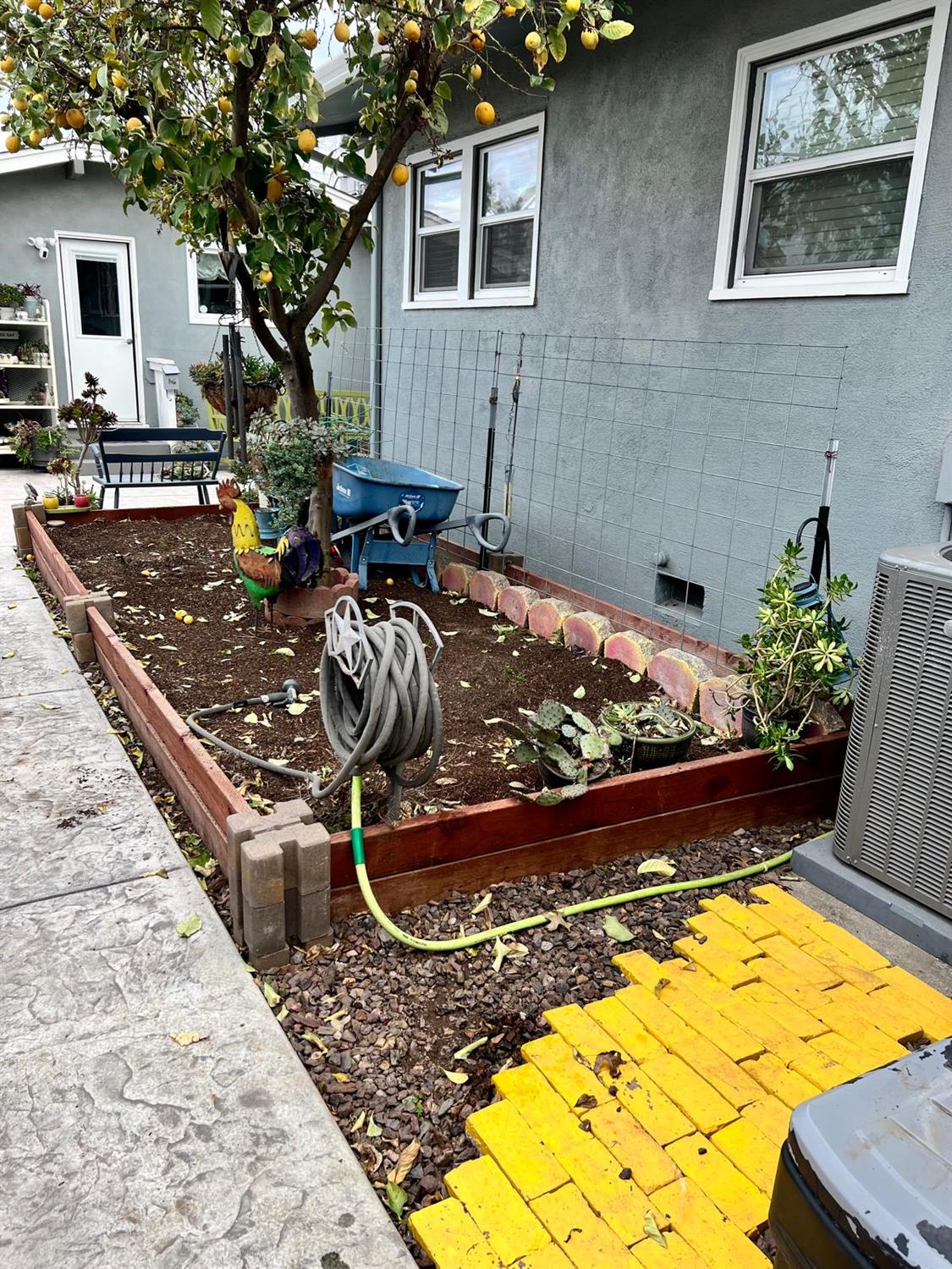 1105 1107 W G St, Oakdale, CA 95361