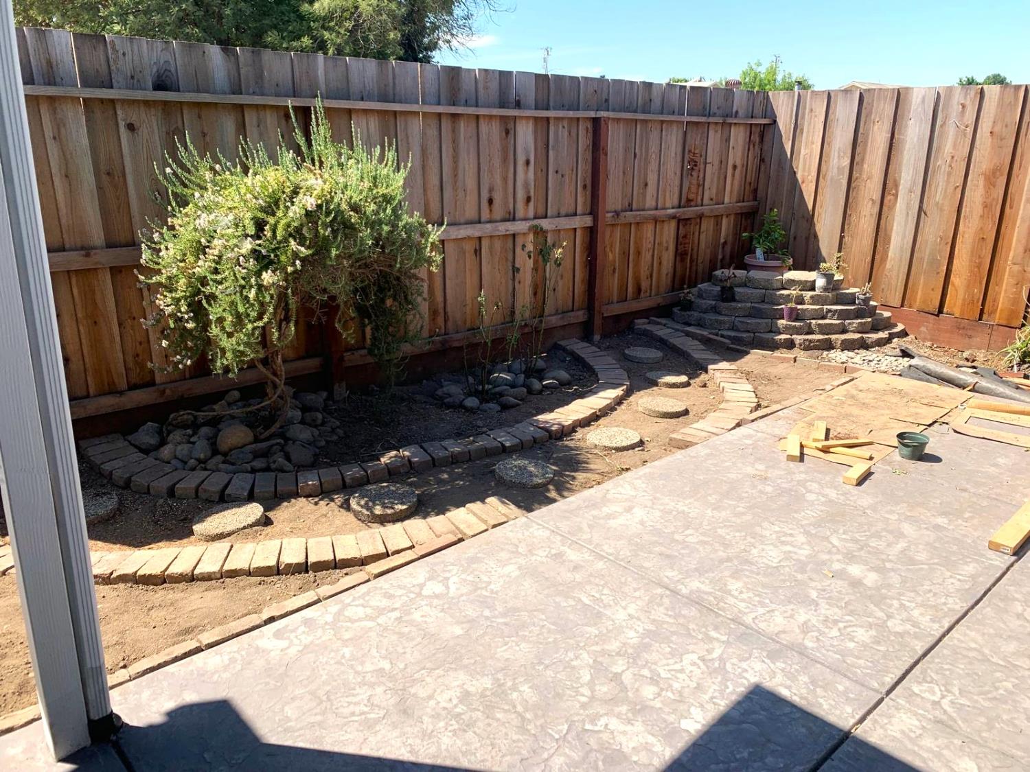 1105 1107 W G St, Oakdale, CA 95361