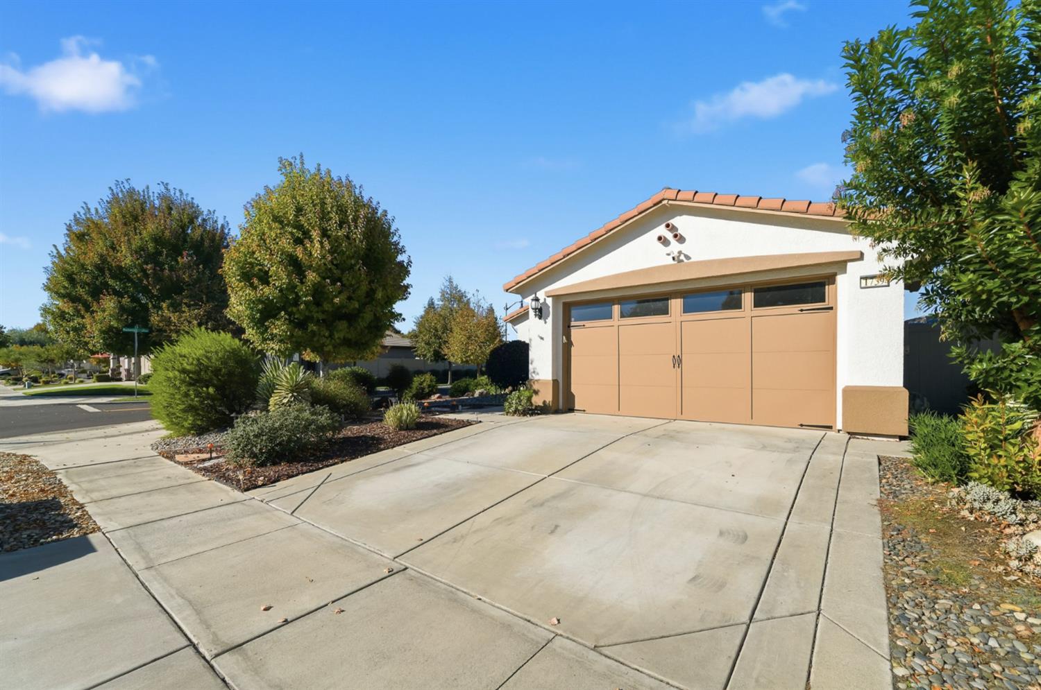 1739 Glenoaks St, Manteca, CA 95336