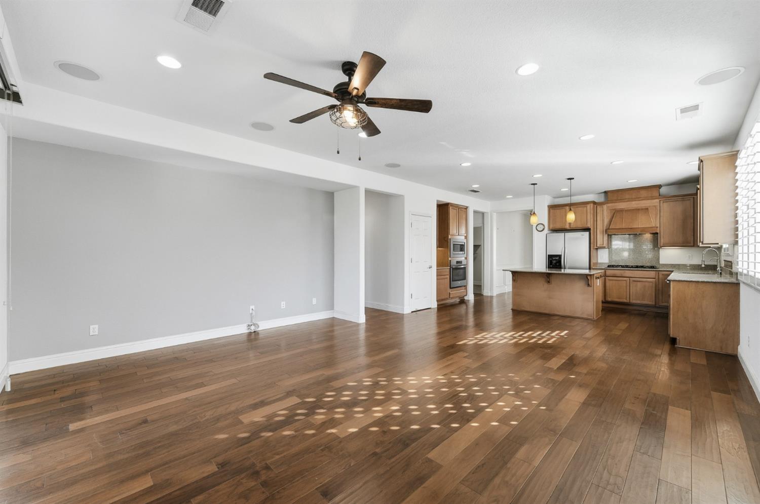 1739 Glenoaks St, Manteca, CA 95336