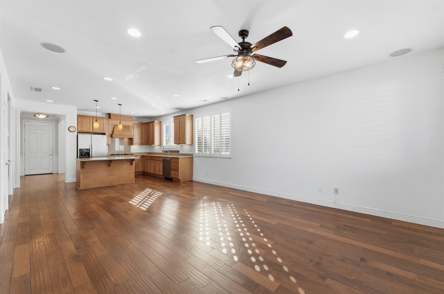 1739 Glenoaks St, Manteca, CA 95336