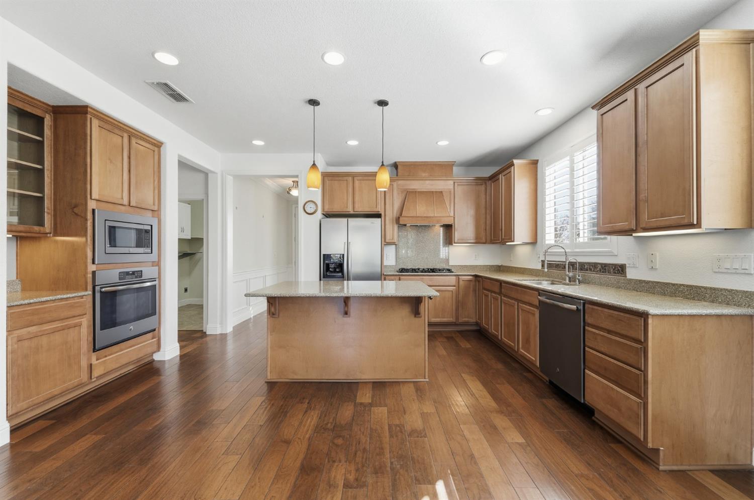 1739 Glenoaks St, Manteca, CA 95336