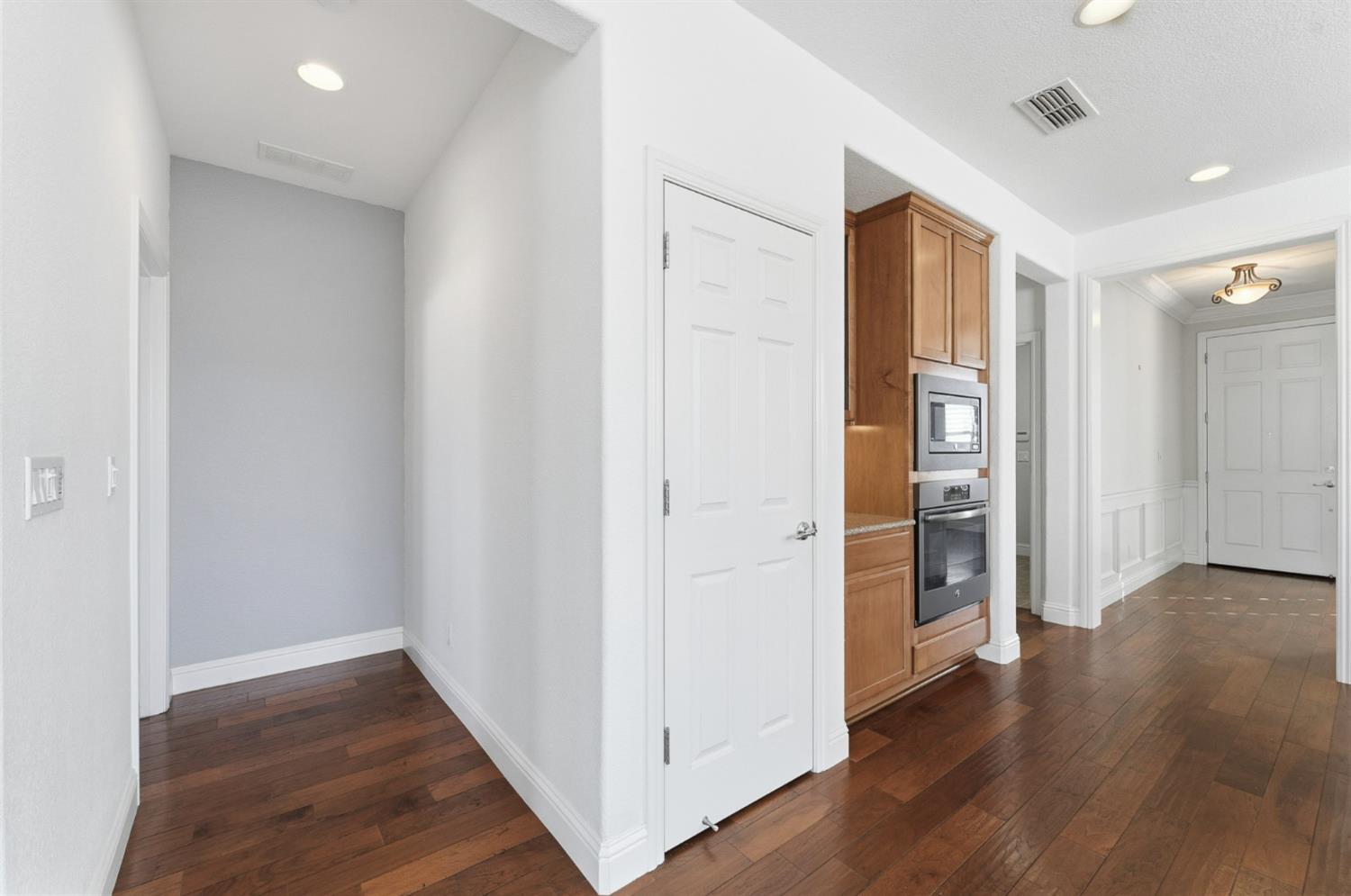 1739 Glenoaks St, Manteca, CA 95336