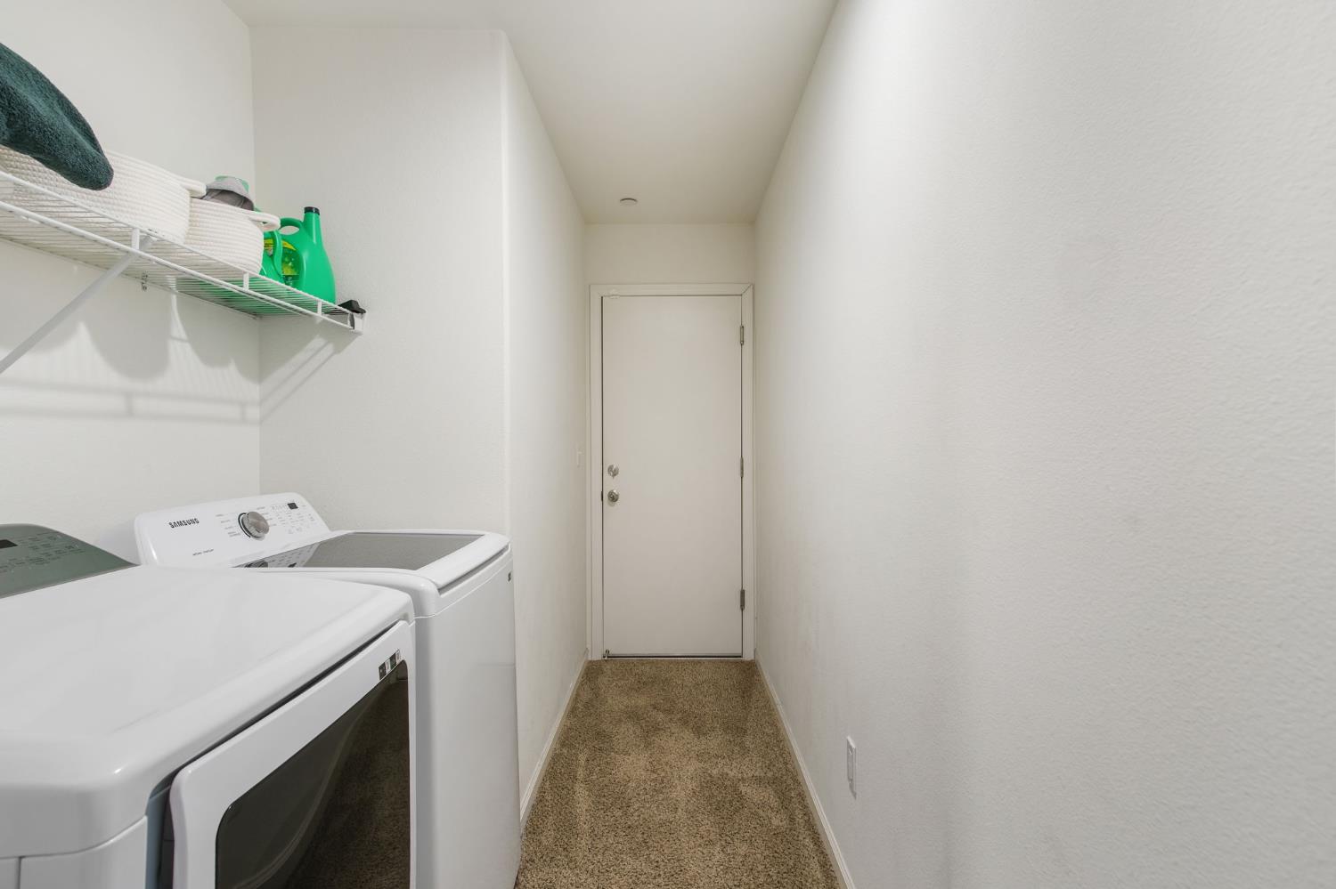 7418 W Meadowlark Ct, Winton, CA 95388