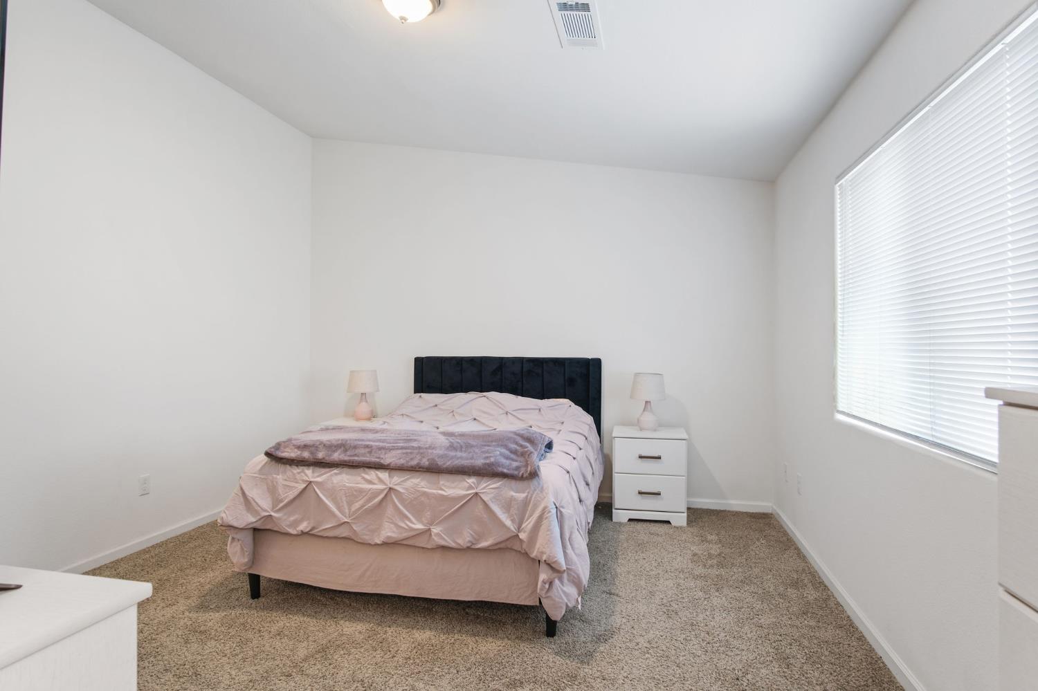 7418 W Meadowlark Ct, Winton, CA 95388