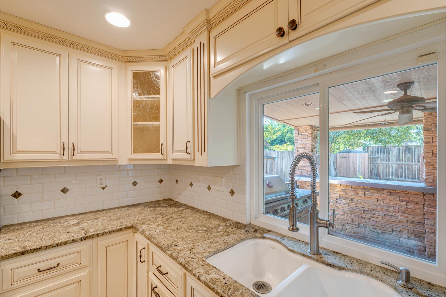 2337 Rainwood Ln, Oakdale, CA 95361