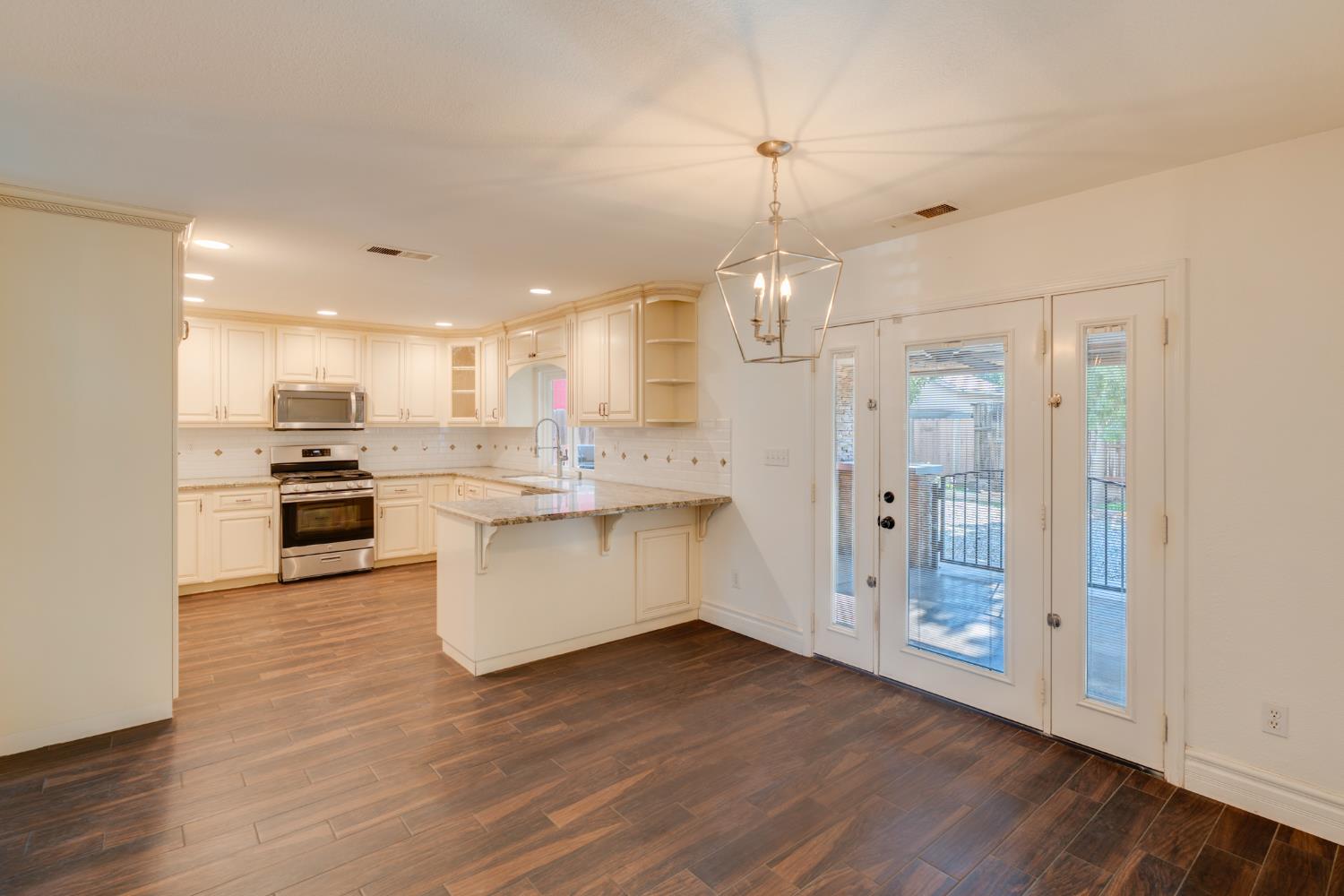 2337 Rainwood Ln, Oakdale, CA 95361