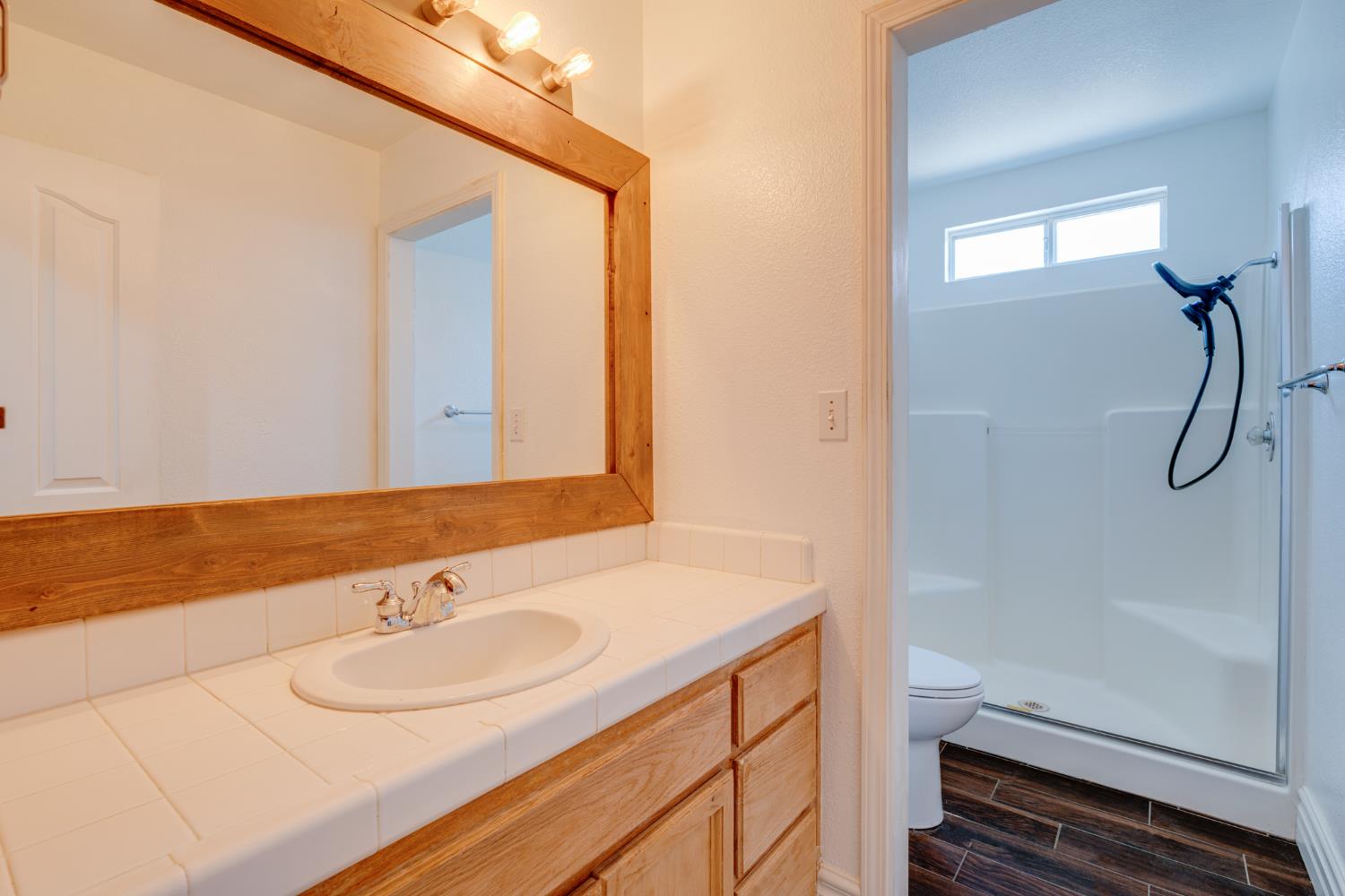 2337 Rainwood Ln, Oakdale, CA 95361