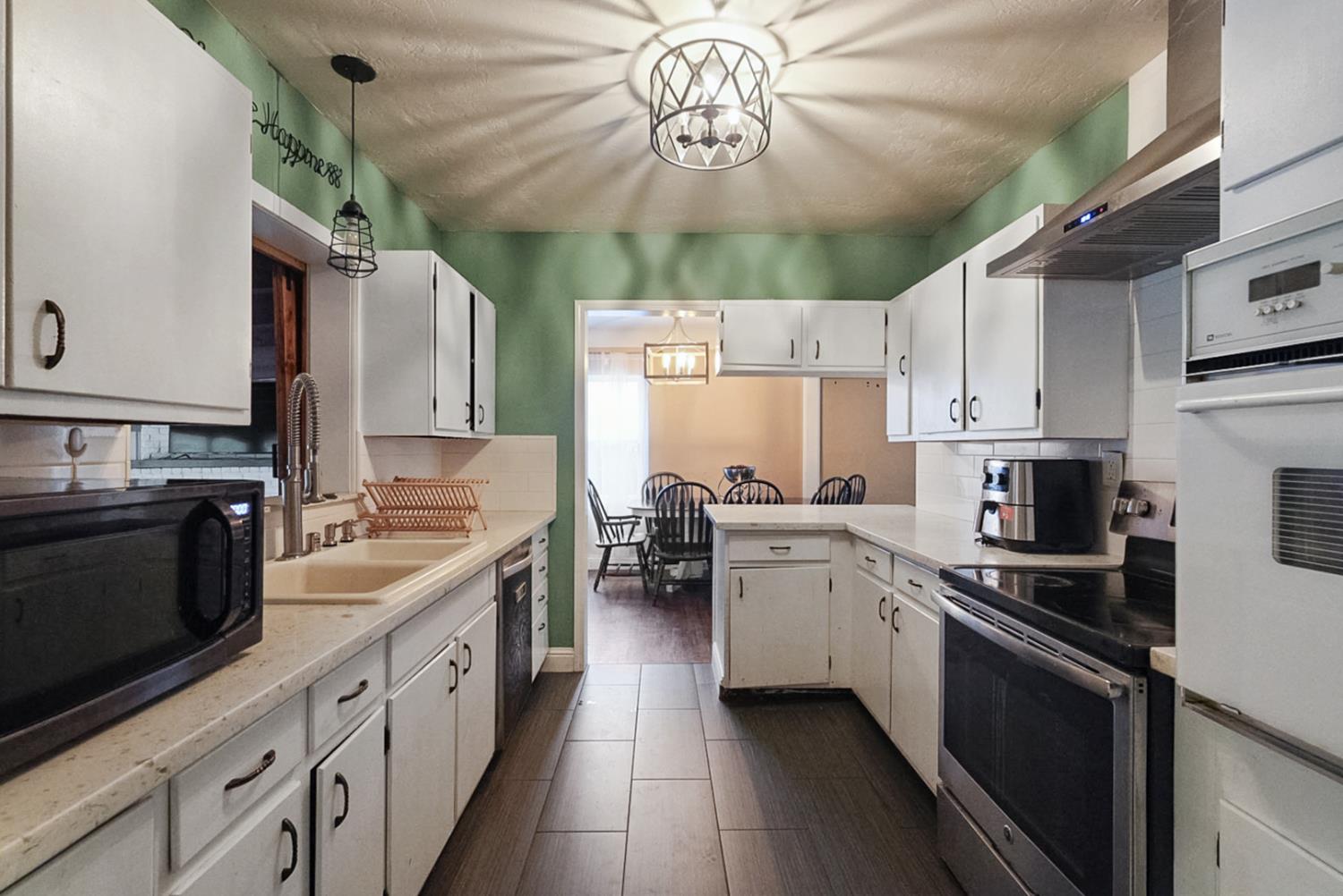 126 Wilson Ave, Modesto, CA 95354