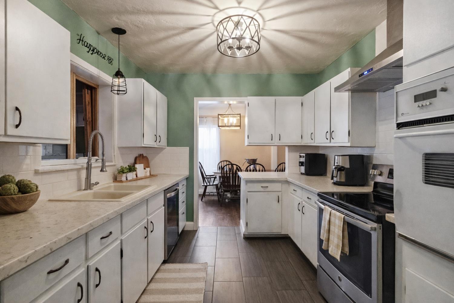 126 Wilson Ave, Modesto, CA 95354