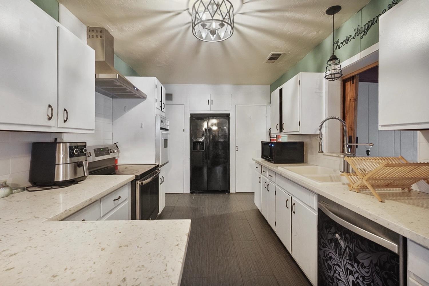 126 Wilson Ave, Modesto, CA 95354