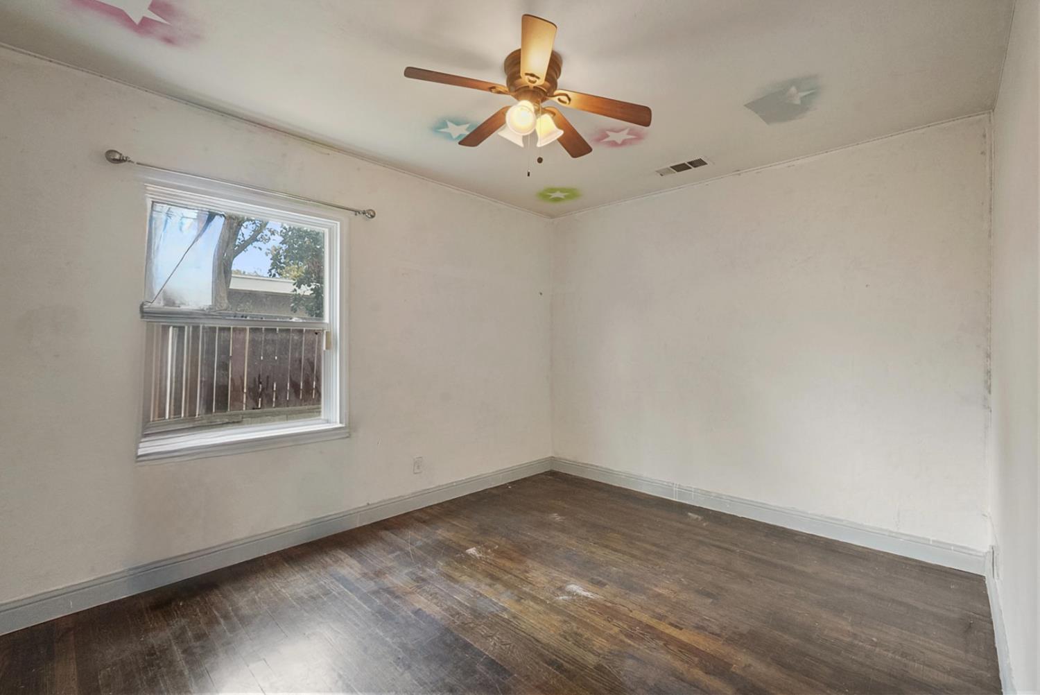 126 Wilson Ave, Modesto, CA 95354