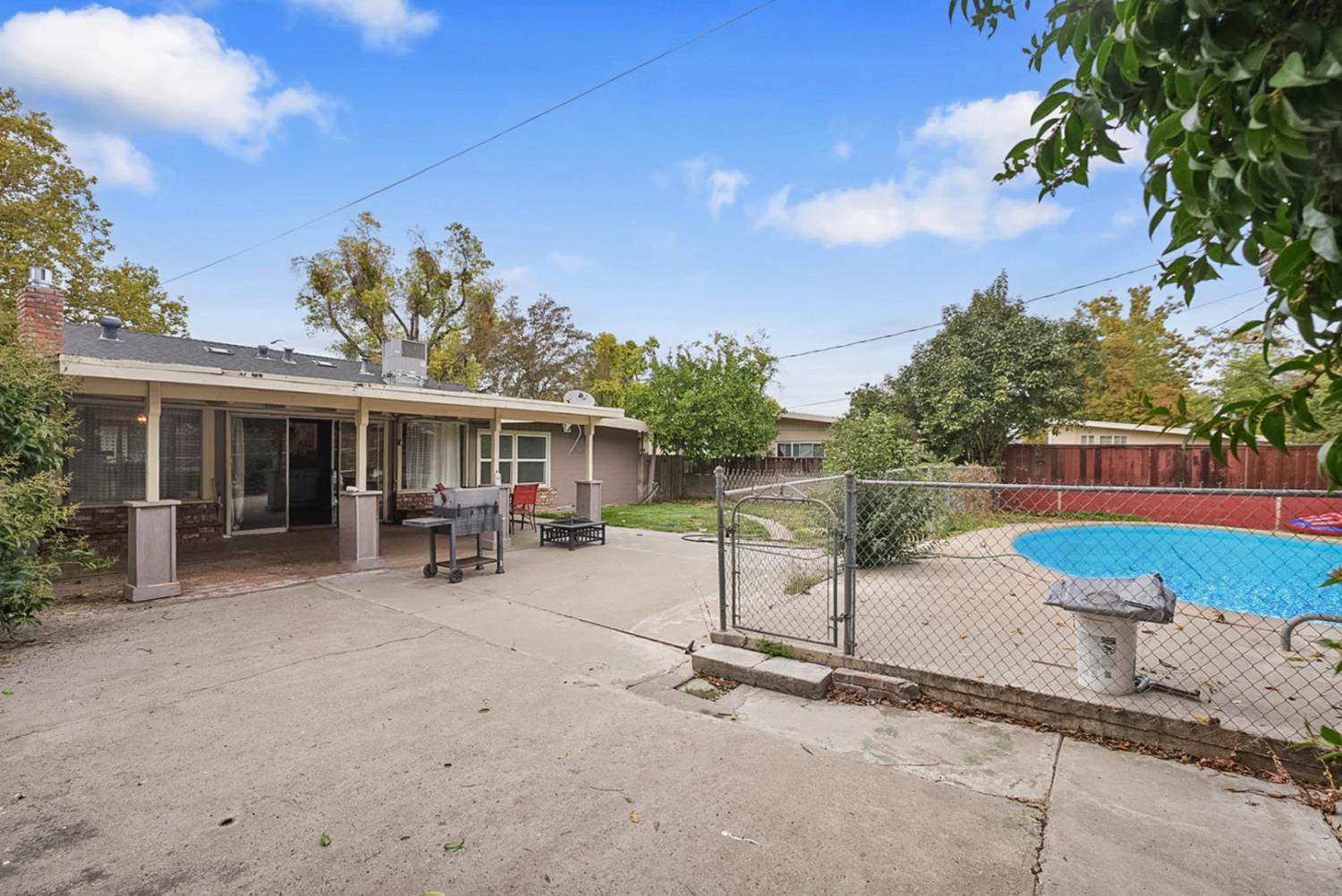 126 Wilson Ave, Modesto, CA 95354