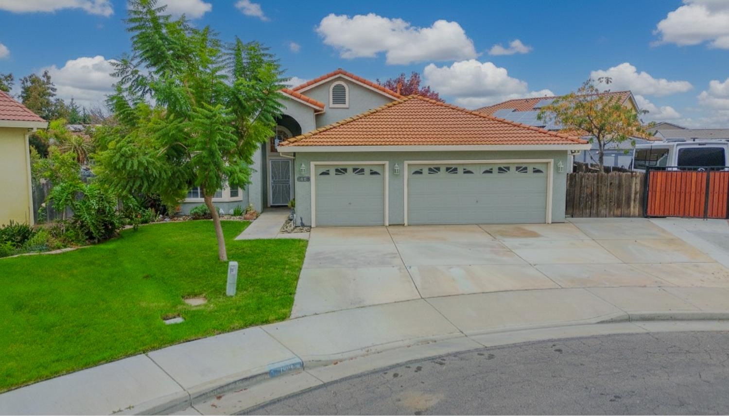 1801 Chapman Ct, Los Banos, CA 93635