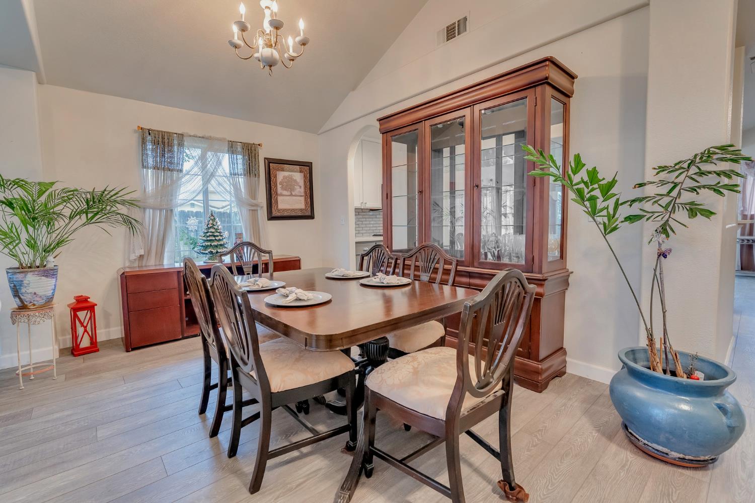 1801 Chapman Ct, Los Banos, CA 93635