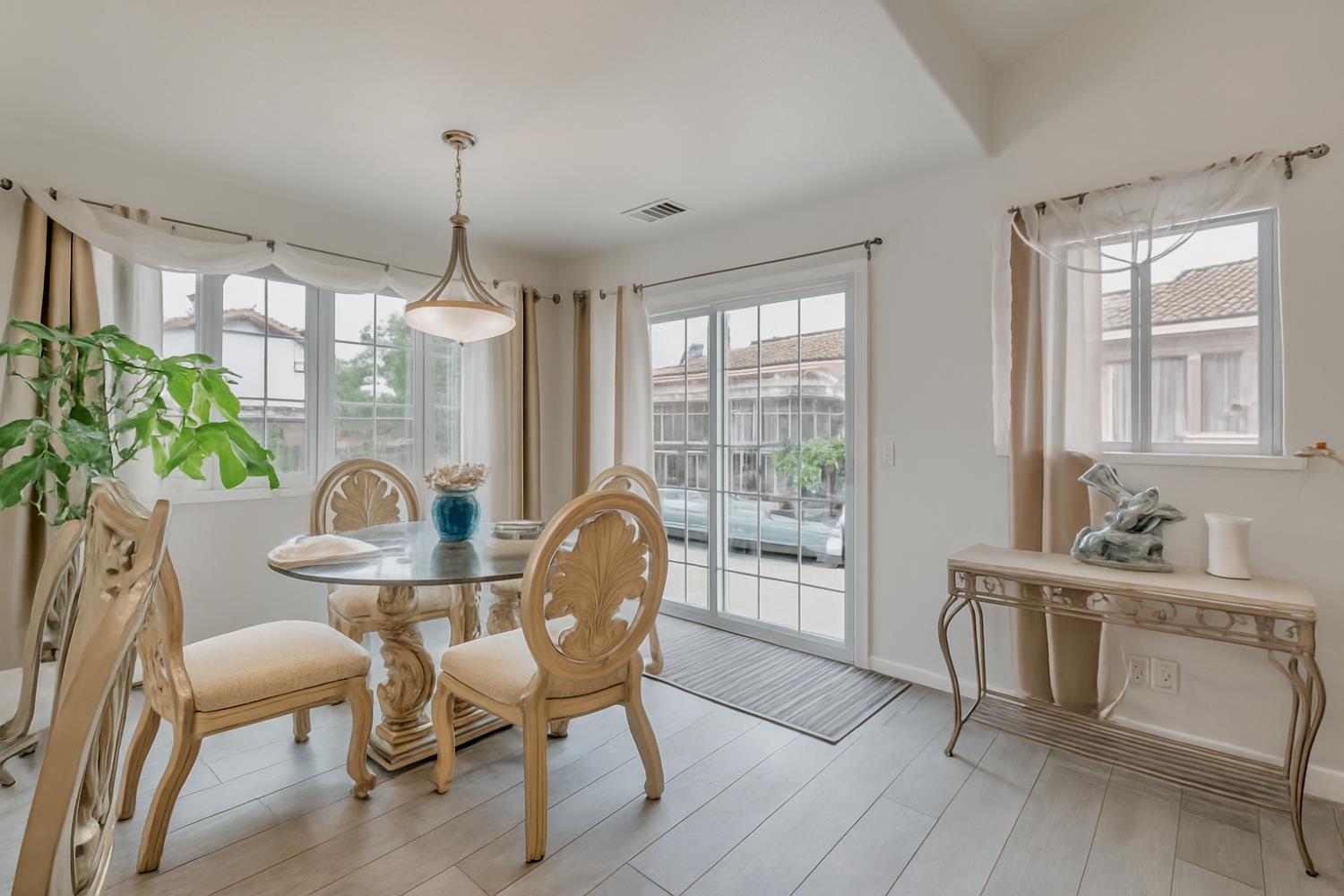 1801 Chapman Ct, Los Banos, CA 93635