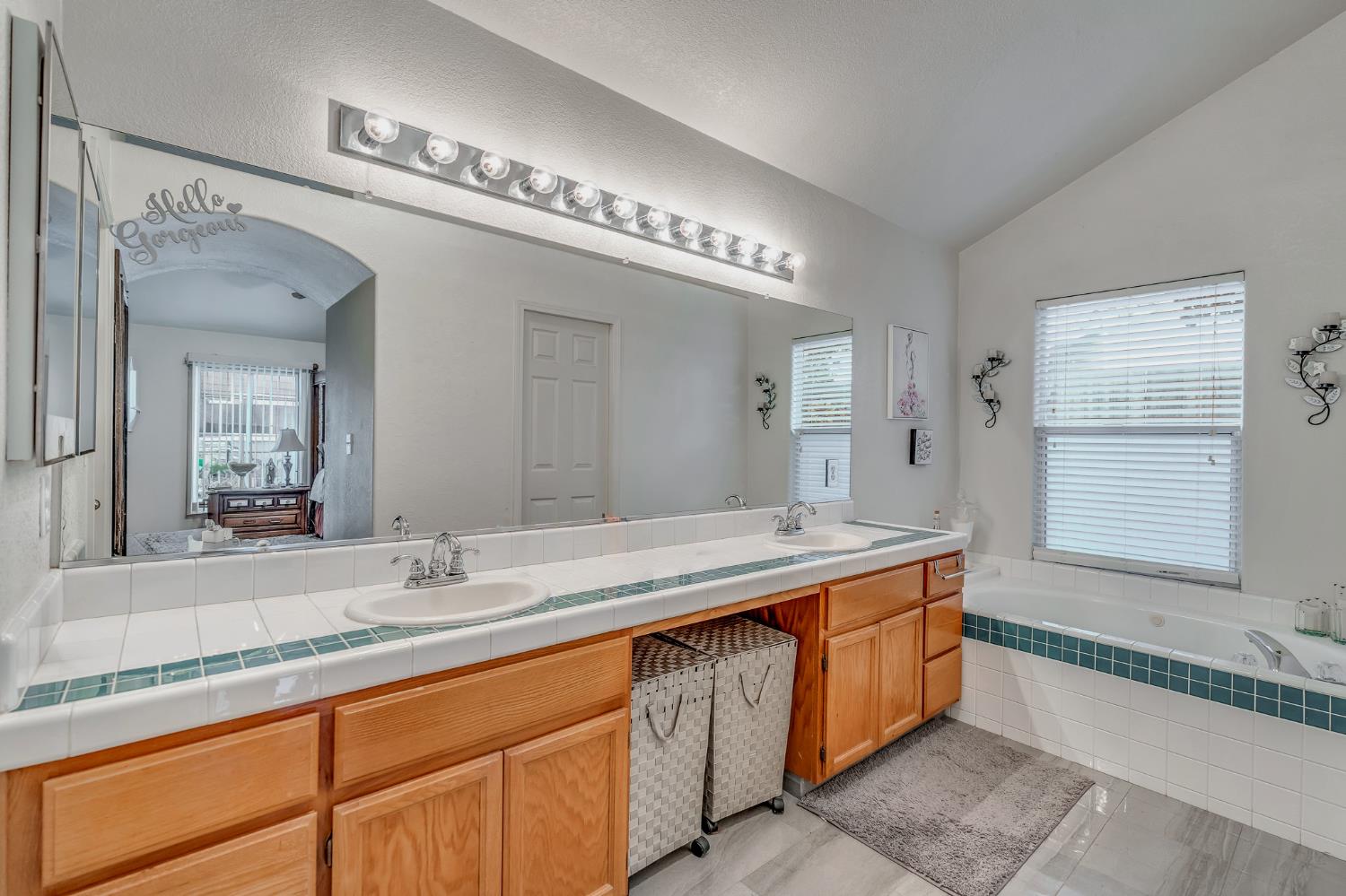 1801 Chapman Ct, Los Banos, CA 93635