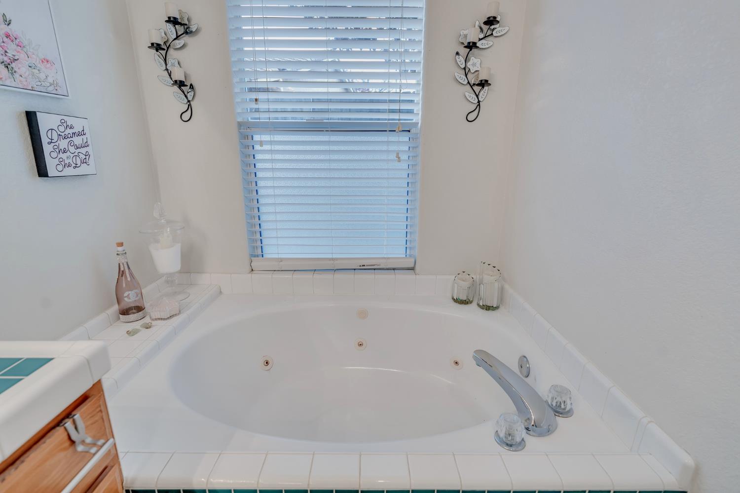 1801 Chapman Ct, Los Banos, CA 93635