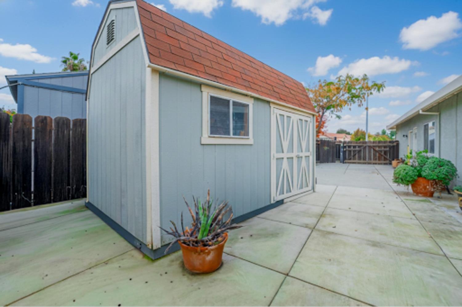 1801 Chapman Ct, Los Banos, CA 93635