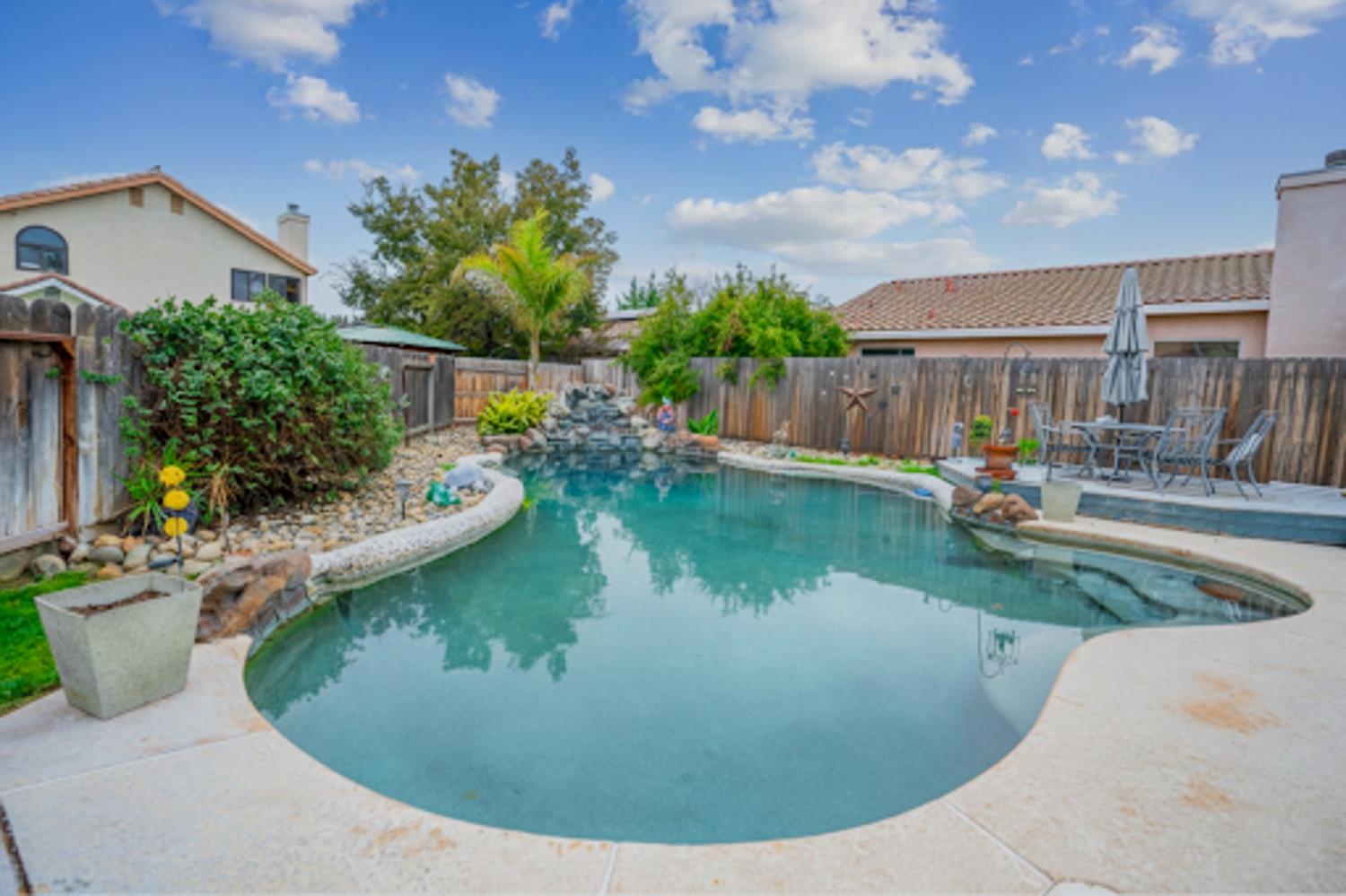 1801 Chapman Ct, Los Banos, CA 93635