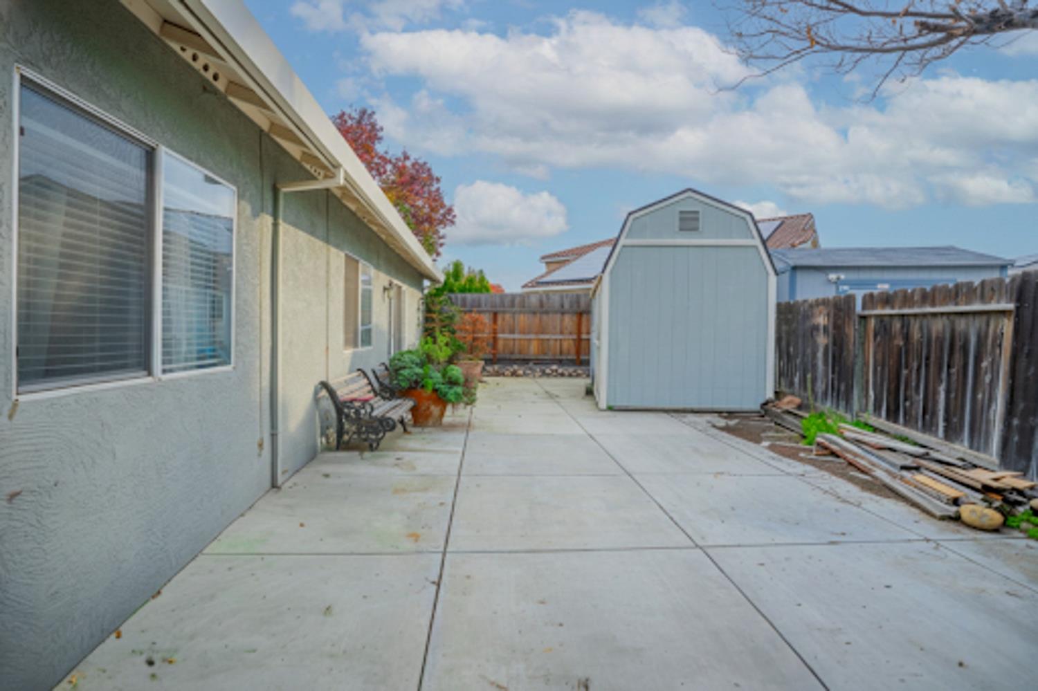 1801 Chapman Ct, Los Banos, CA 93635