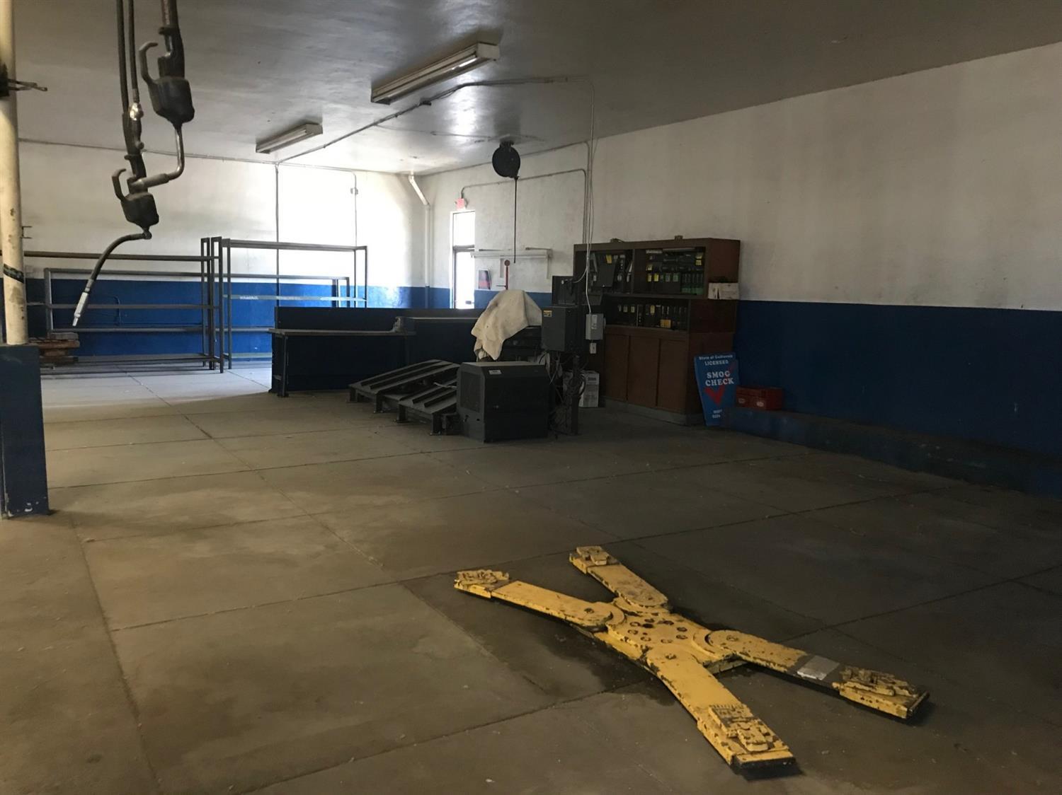 1106 I St, Los Banos, CA 93635