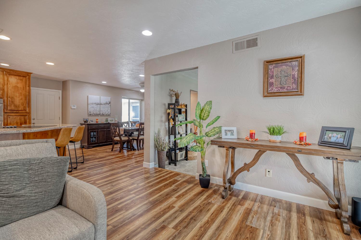 1512 Kruger Dr, Modesto, CA 95355