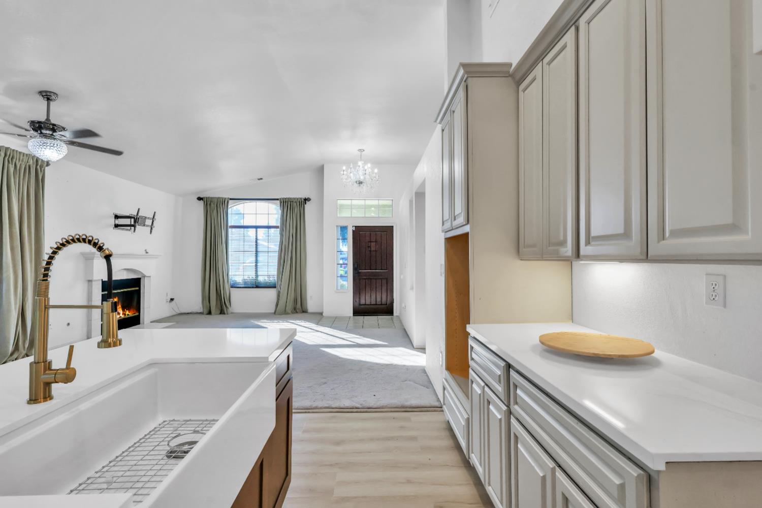 1080 Zumstein Dr, Ripon, CA 95366