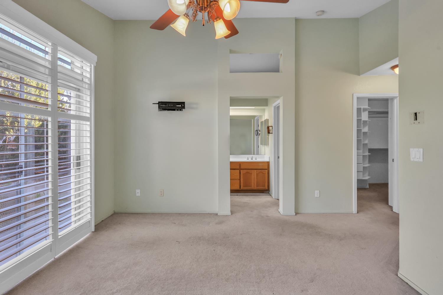 1080 Zumstein Dr, Ripon, CA 95366