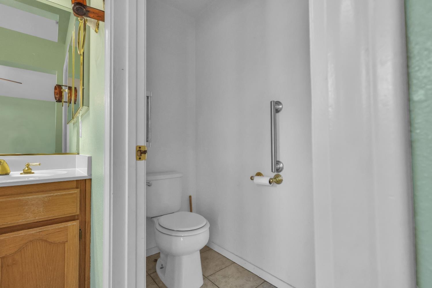 1080 Zumstein Dr, Ripon, CA 95366