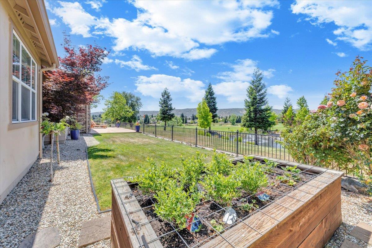 135 Glen View Ct, Copperopolis, CA 95228