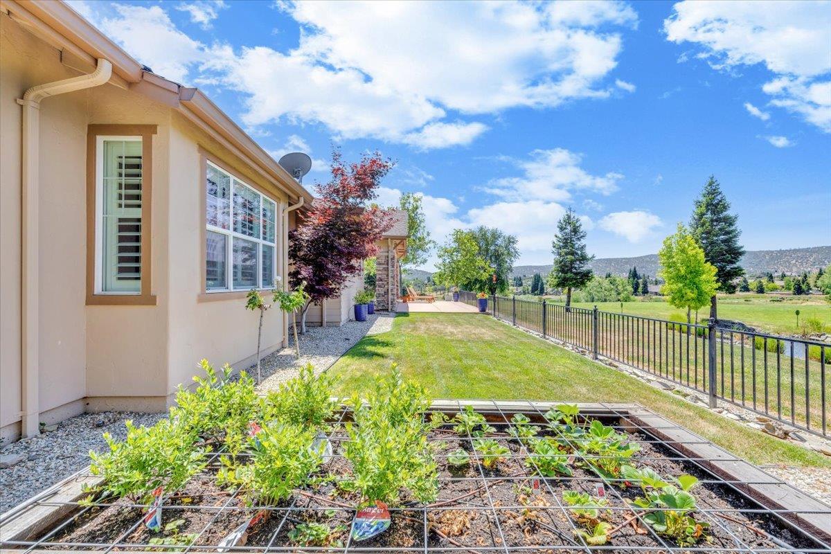 135 Glen View Ct, Copperopolis, CA 95228