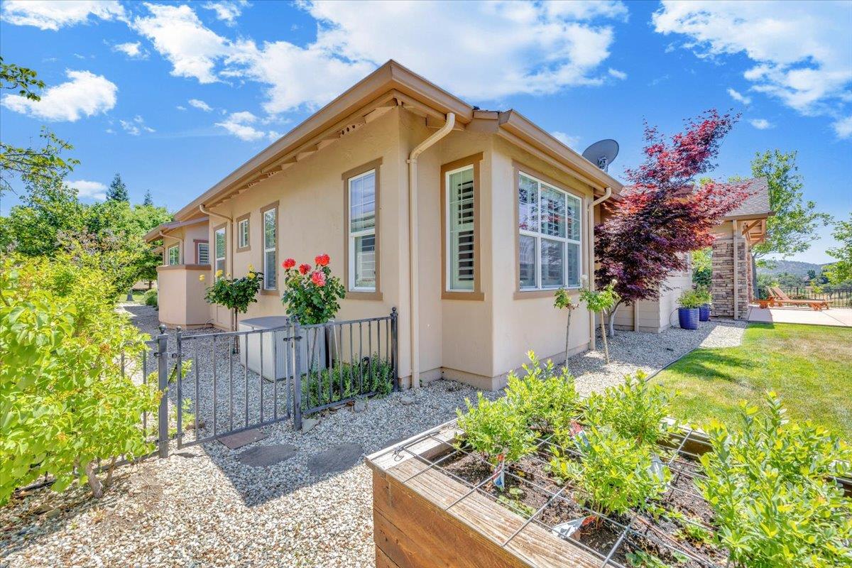 135 Glen View Ct, Copperopolis, CA 95228