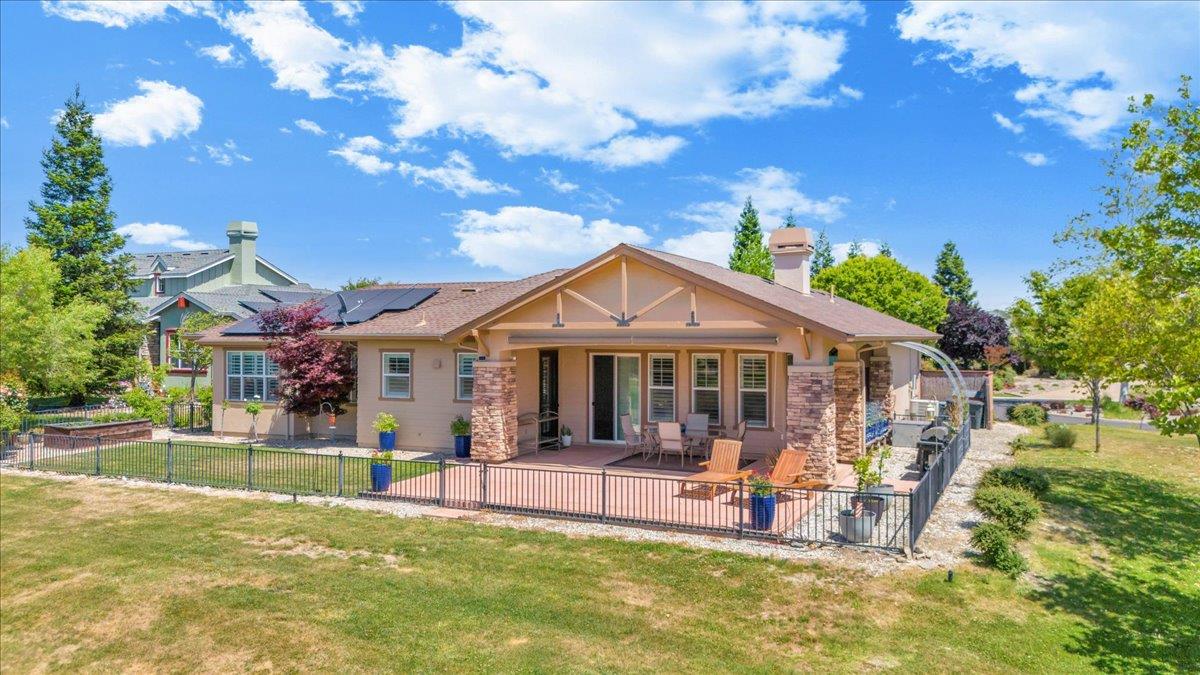 135 Glen View Ct, Copperopolis, CA 95228