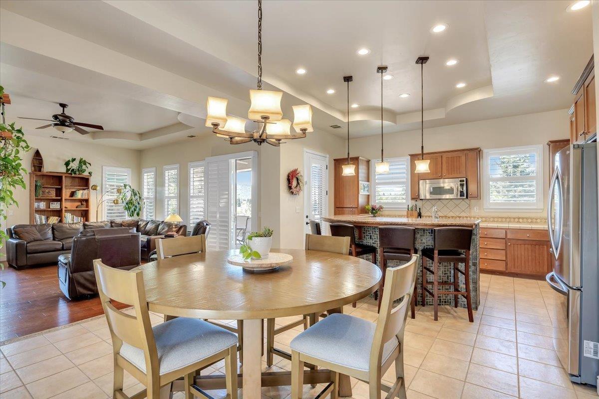 135 Glen View Ct, Copperopolis, CA 95228