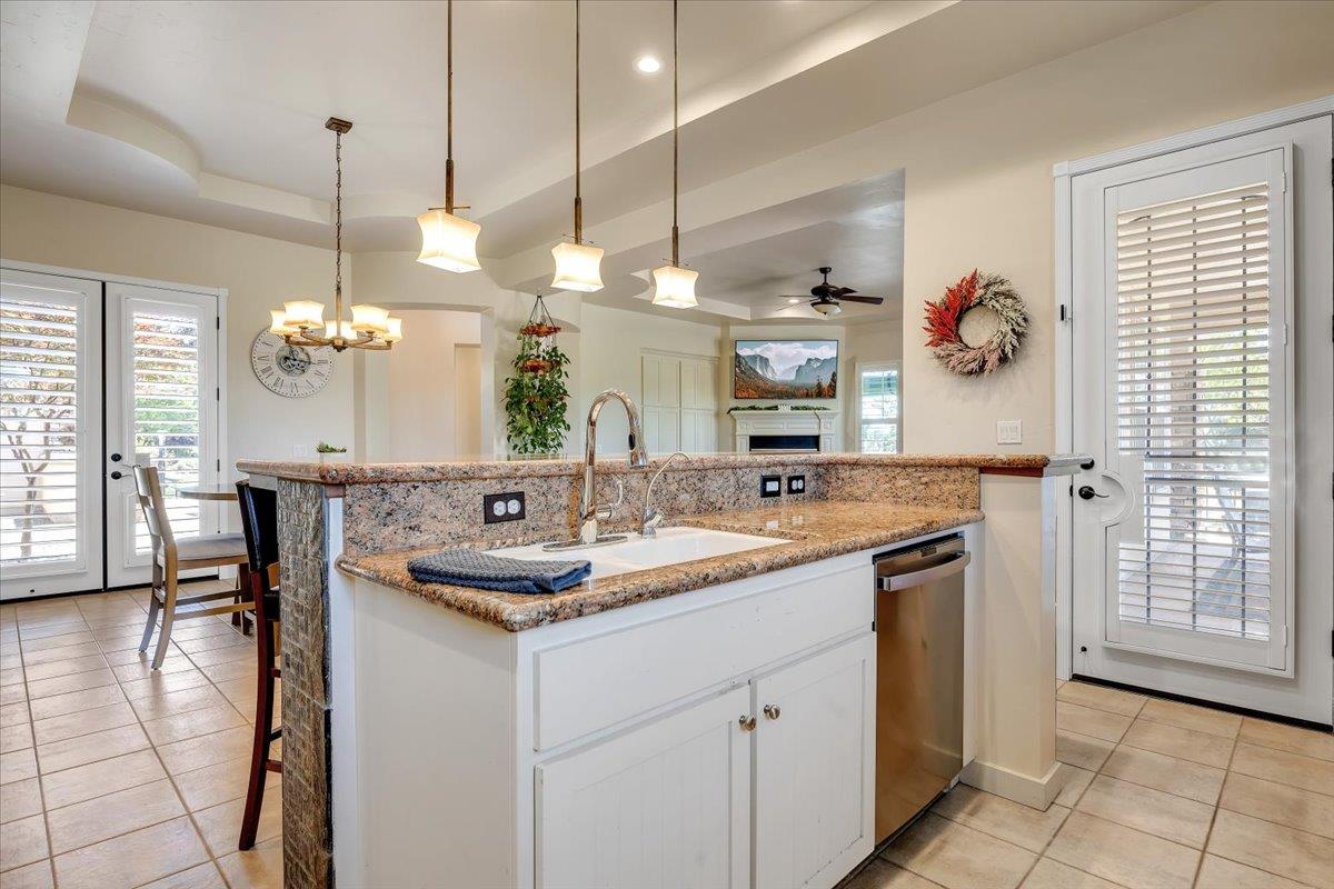 135 Glen View Ct, Copperopolis, CA 95228