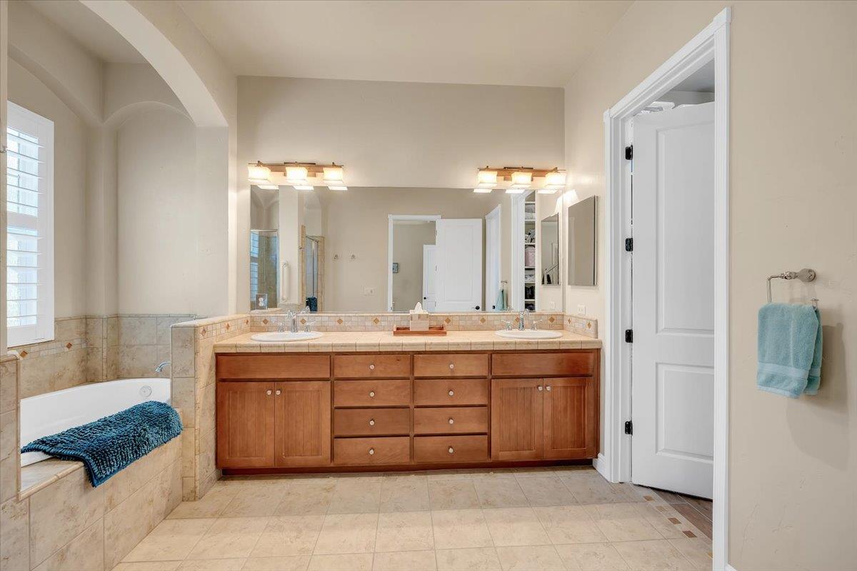 135 Glen View Ct, Copperopolis, CA 95228