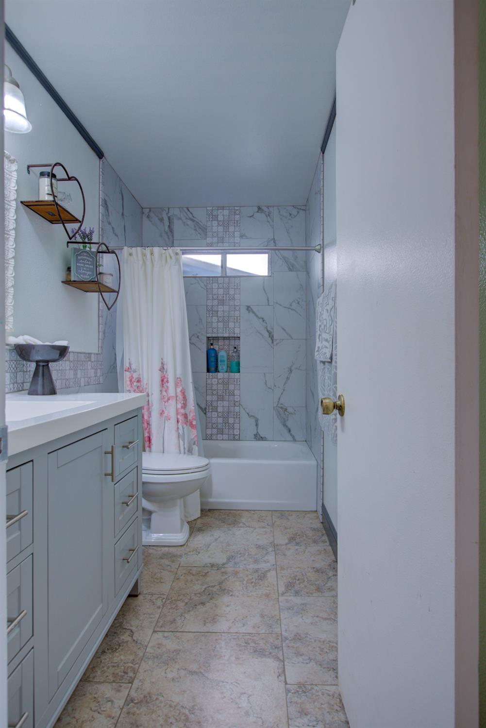 604 Kinshire Way, Patterson, CA 95363