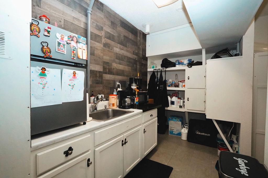 1009 McHenry Ave, Modesto, CA 95350