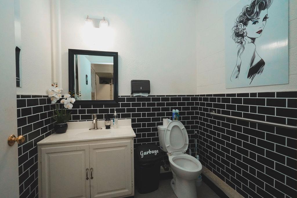 1009 McHenry Ave, Modesto, CA 95350