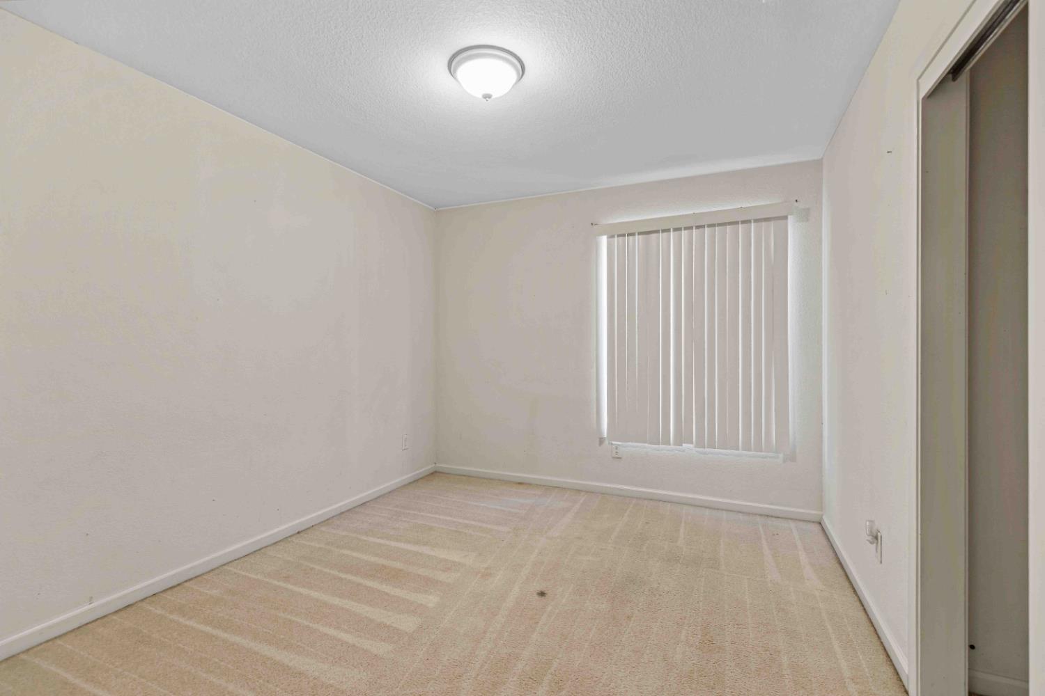 621 Vine St, Los Banos, CA 93635