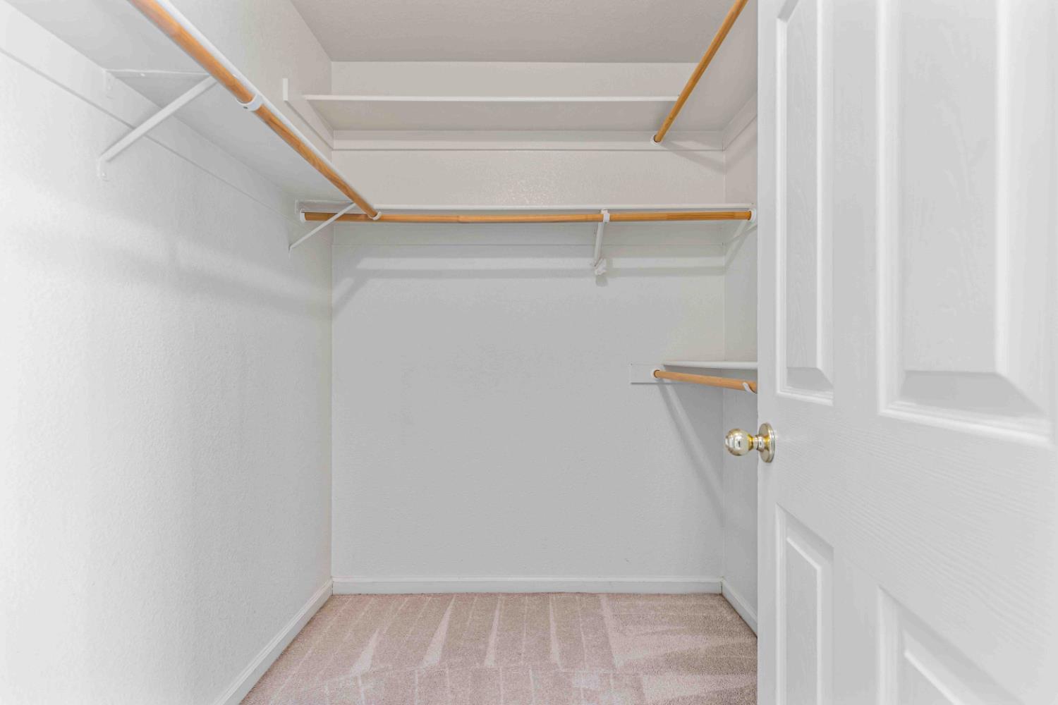 621 Vine St, Los Banos, CA 93635