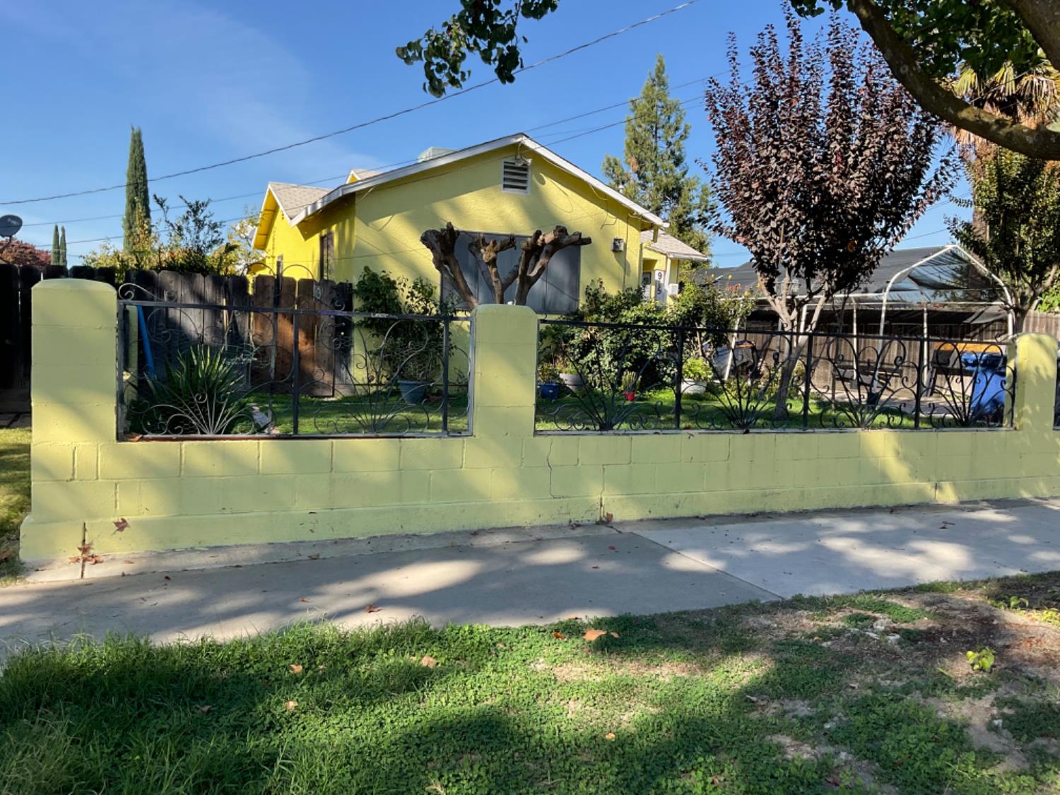915 R St, Merced, CA 95341