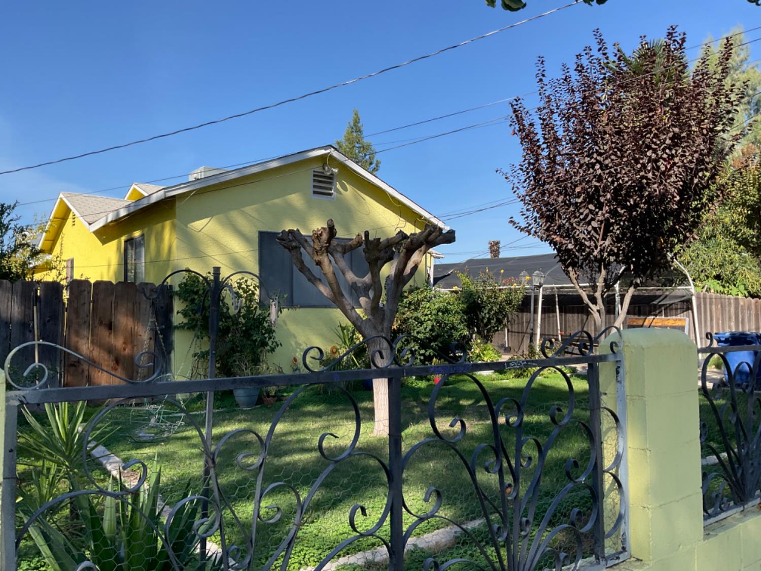915 R St, Merced, CA 95341
