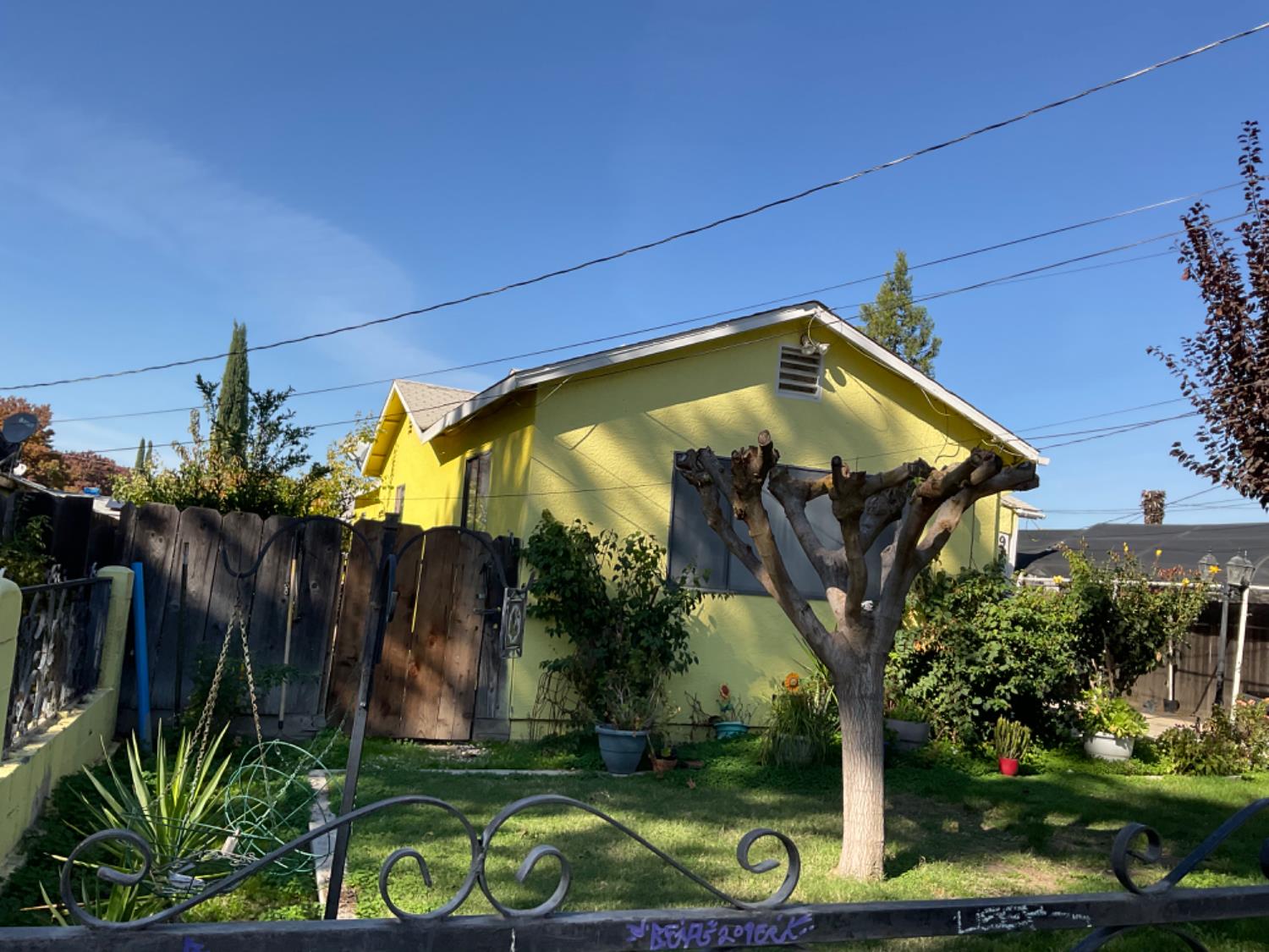 915 R St, Merced, CA 95341