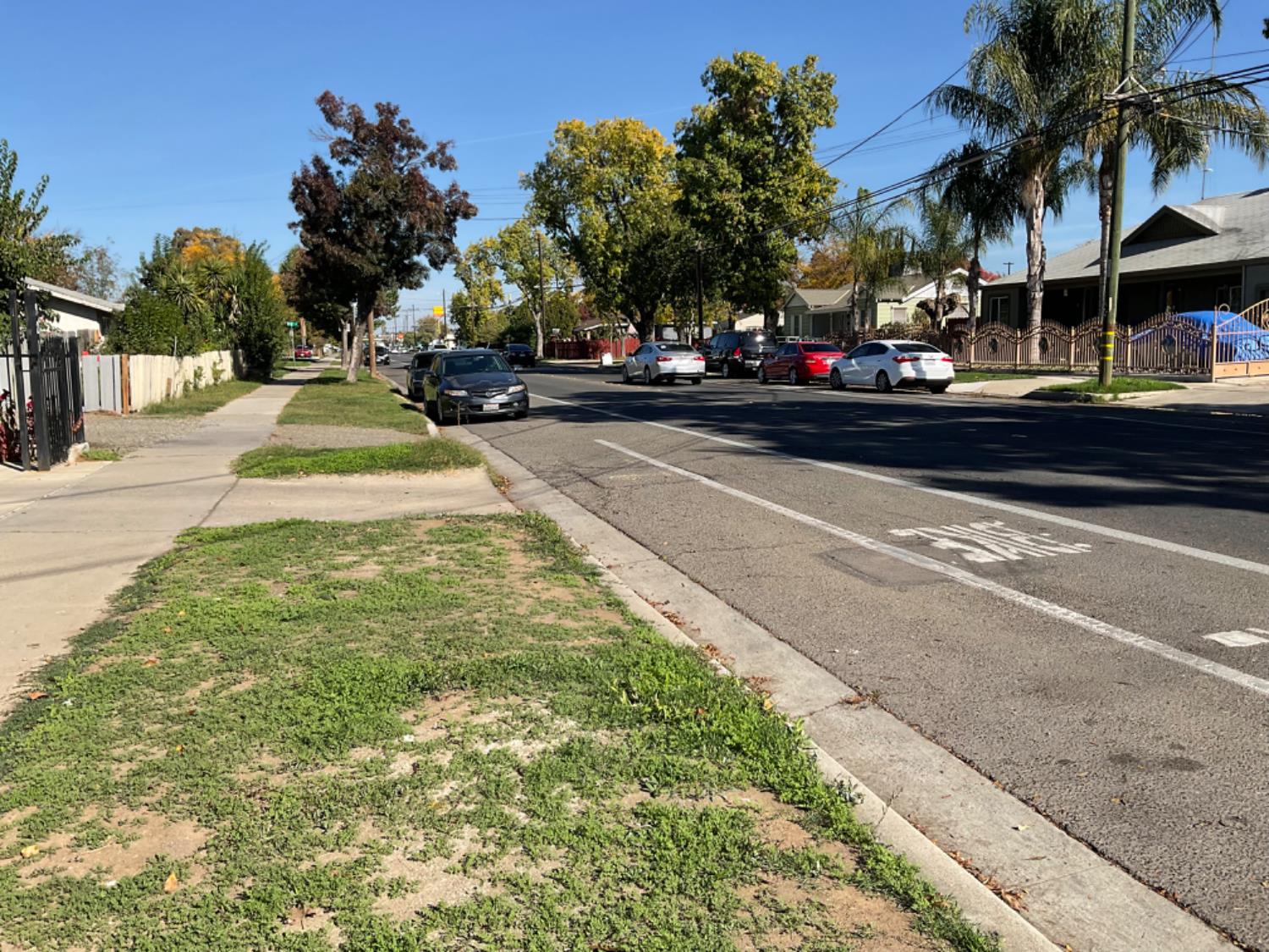 915 R St, Merced, CA 95341