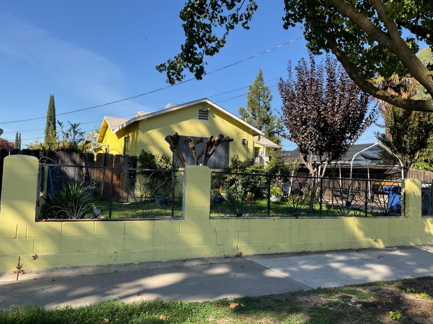 915 R St, Merced, CA 95341