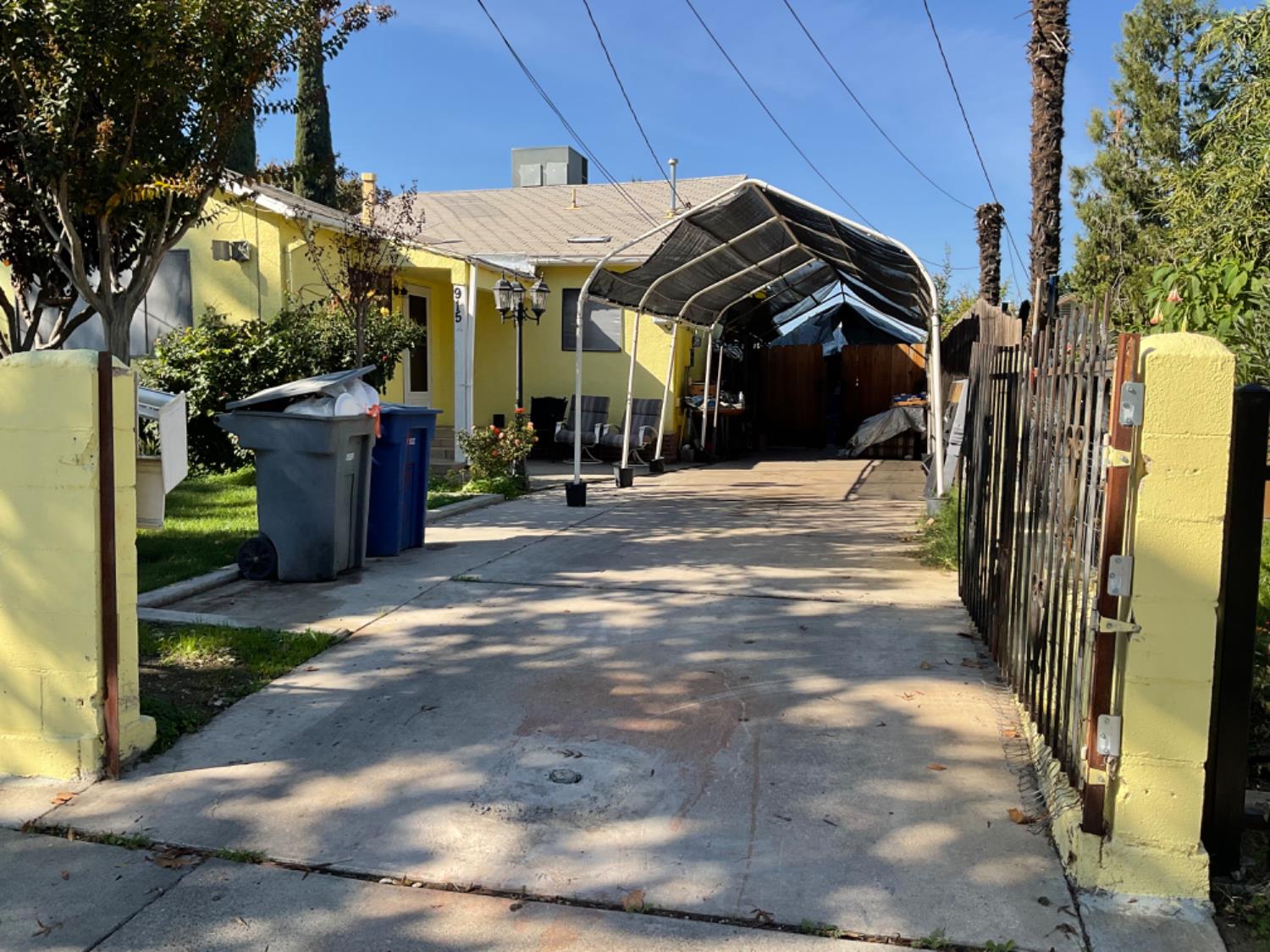 915 R St, Merced, CA 95341