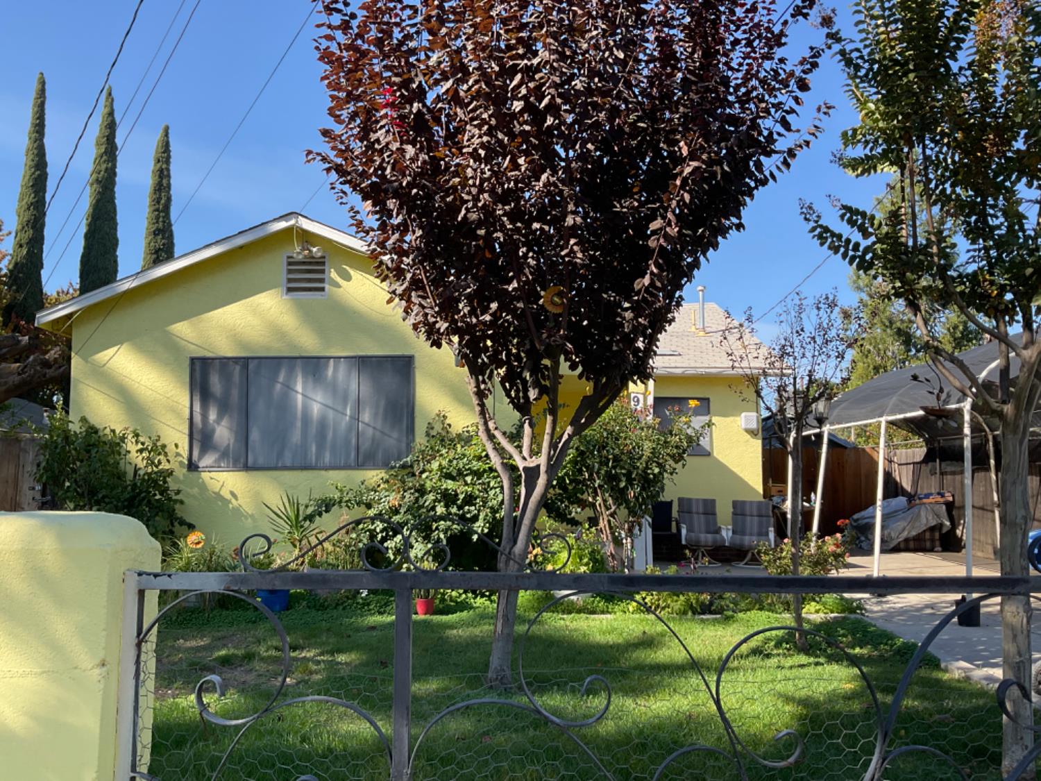 915 R St, Merced, CA 95341